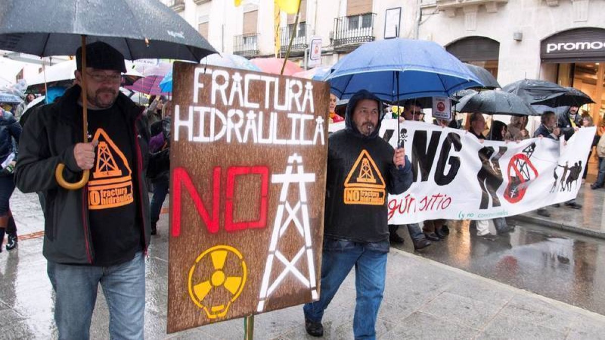 Ricardo Ordóñez / ICAL Manifestaciones contra el fracking en la provincia de Burgos.-