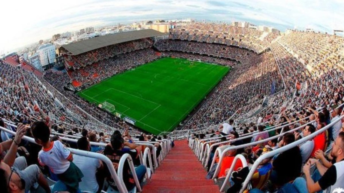 Interior del estadio de Mestalla.-VALENCIA CF