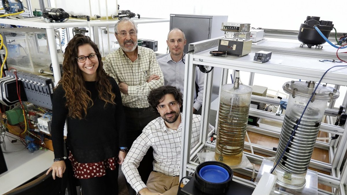 Investigadores participantes en el proyecto en las instalaciones de la Universidad de Valladolid. - J. M. LOSTAU