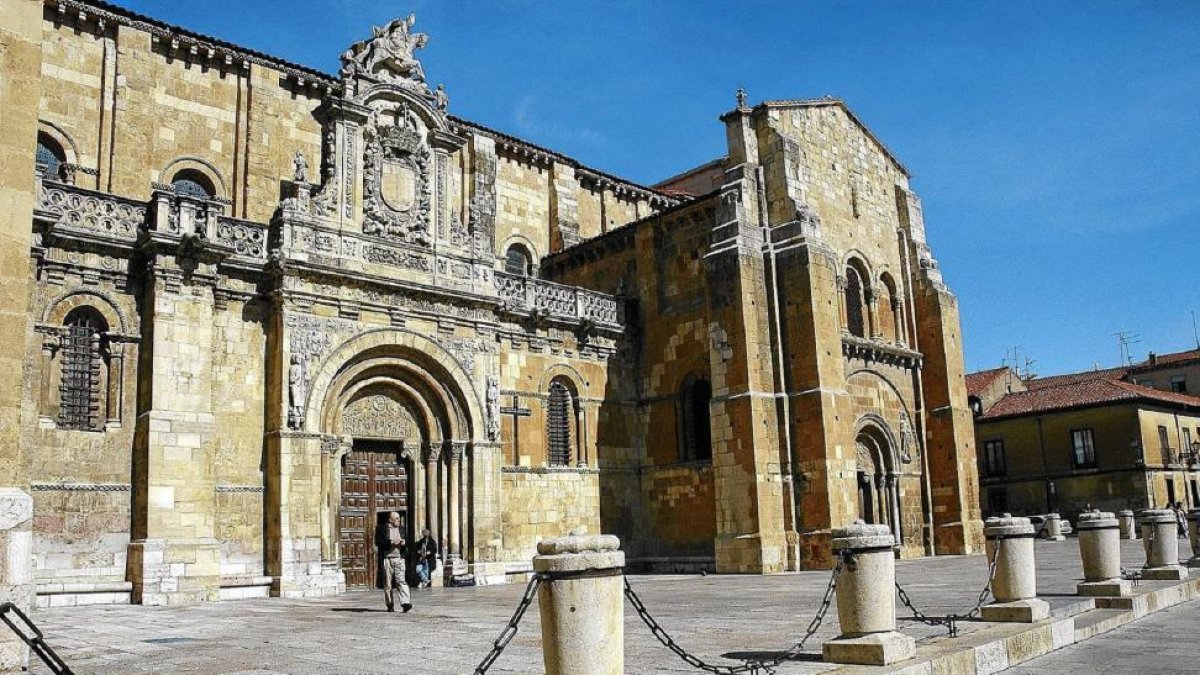 Basílica de San Isidoro, donde tendrá lugar el Pleno de las Cortes que servirá para homenajear al primer Parlamento.-ICAL