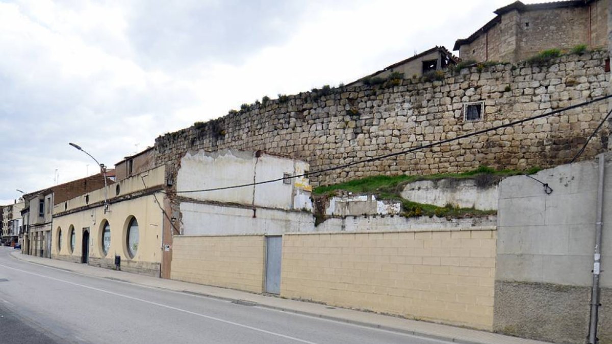 Tramo de muralla a la altura de la antigua travesía de Almazán-A. M