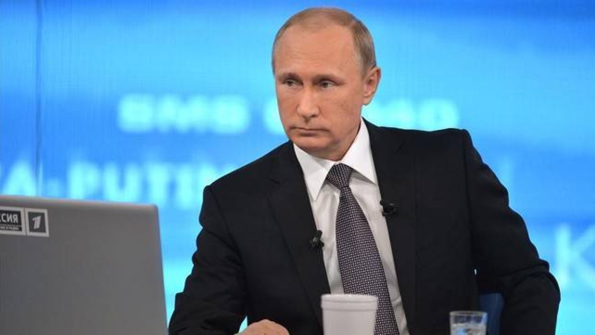 Putin responde por televisión a las preguntas de los ciudadanos, este jueves en Moscú.-Foto : RIA NOVOSTI / ALEXEI DRUGINYN