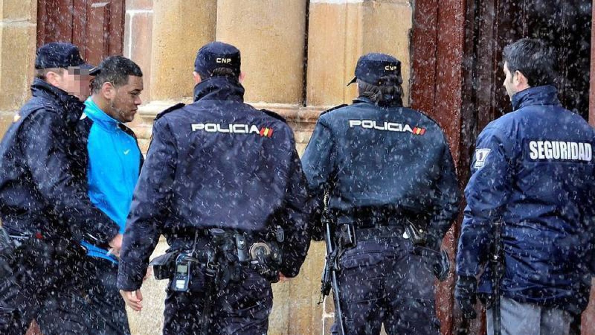 El presunto homicida declaró ayer en el juzgados. ÁLVARO MARTÍNEZ-