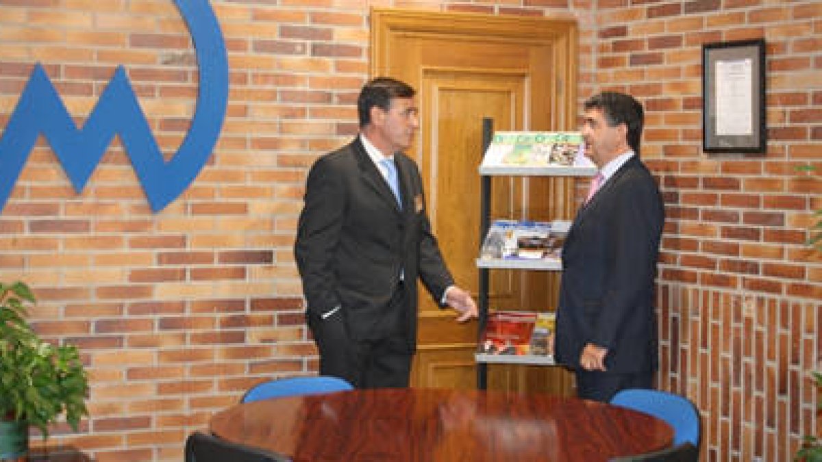Pardo visitó ayer la empresa. DIPUTACIÓN-