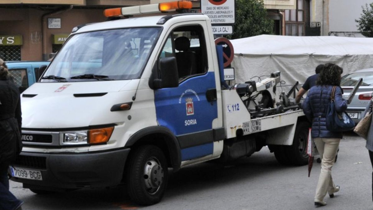 También se propone recuperar el servicio de grúa.-VALENTÍN GUISANDE