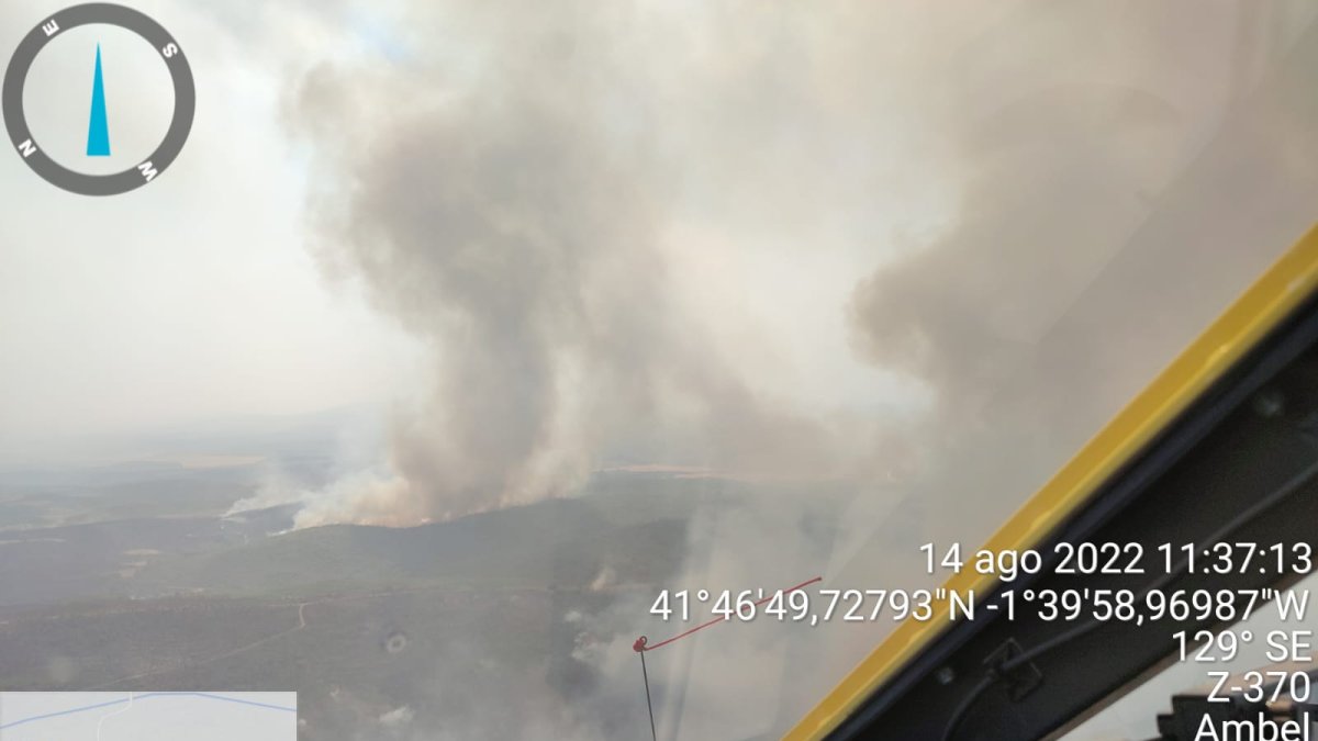 Vista del incendio desde el helicóptero de la Junta. NATURALEZA CASTILLA Y LEÓN