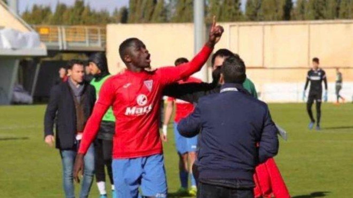 Younousse Diop recrimina los insultos racistas a la afición del Albacete B.-TWITTER / RODA