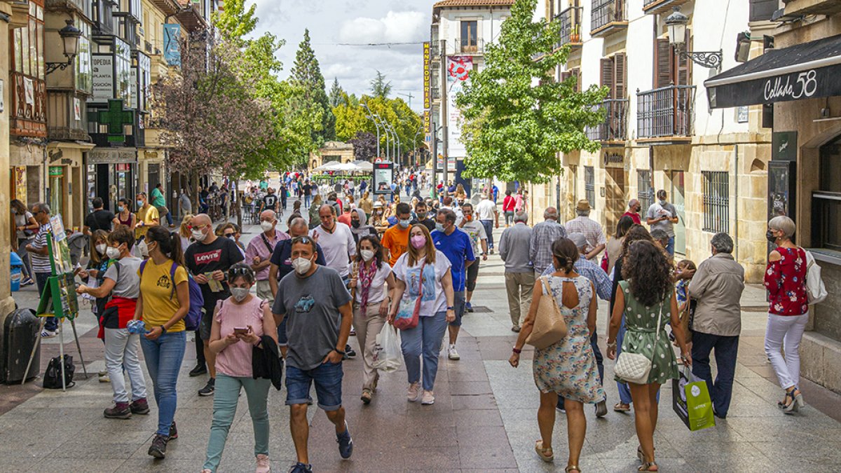 El covid sigue a la baja en Soria.-MARIO TEJEDOR