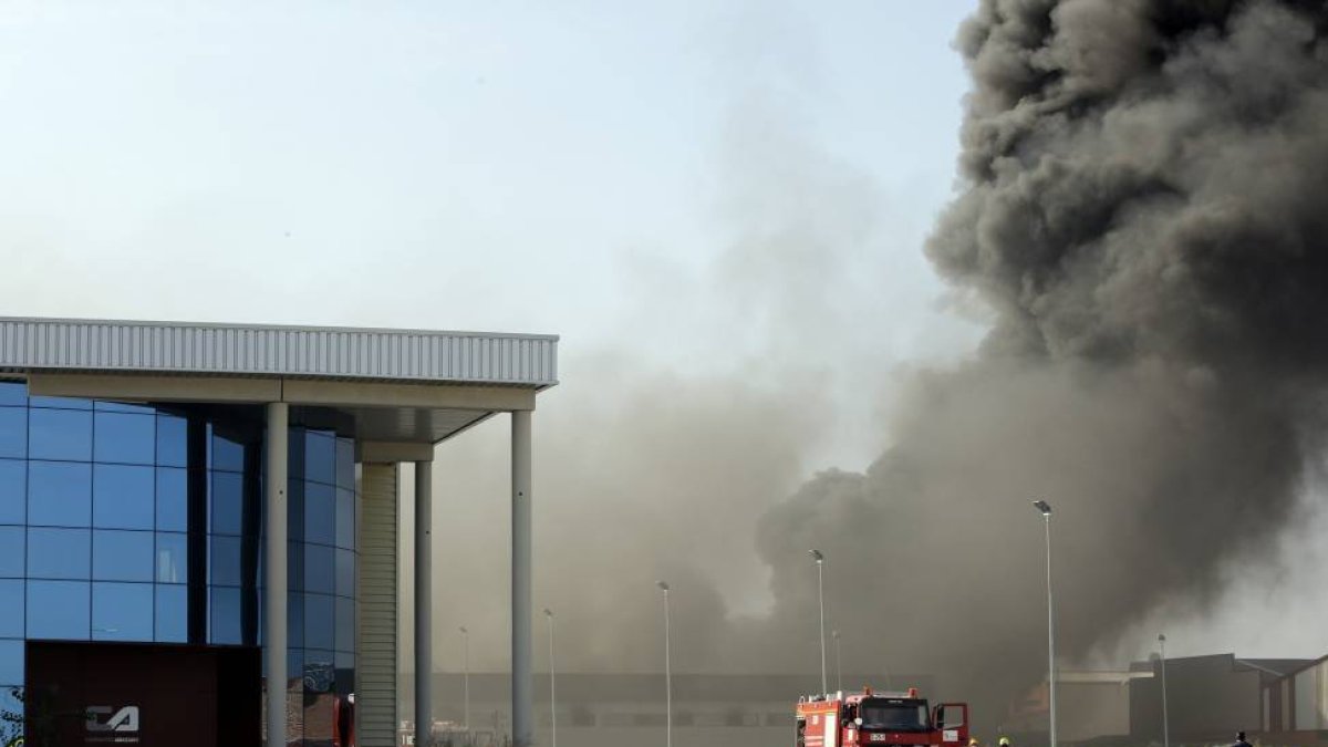 Incendio en la fábrica Composites Avanzados, en Arévalo-Ical