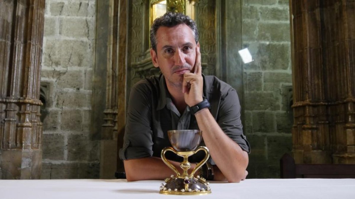 El periodista y escritor Lorenzo Fernández Bueno desembarca en Discovery MAX con el programa 'Los enigmas de nuestra historia'.-
