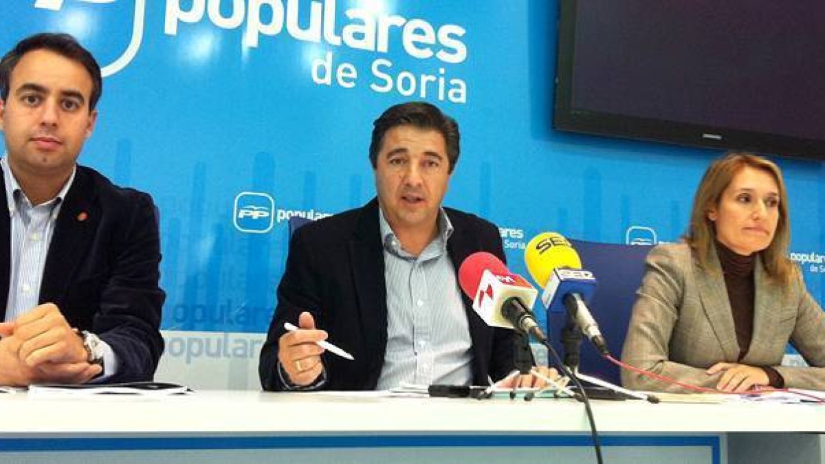 Ignacio Soria, Jesús Peregrina y Rocío Lucas.-PP