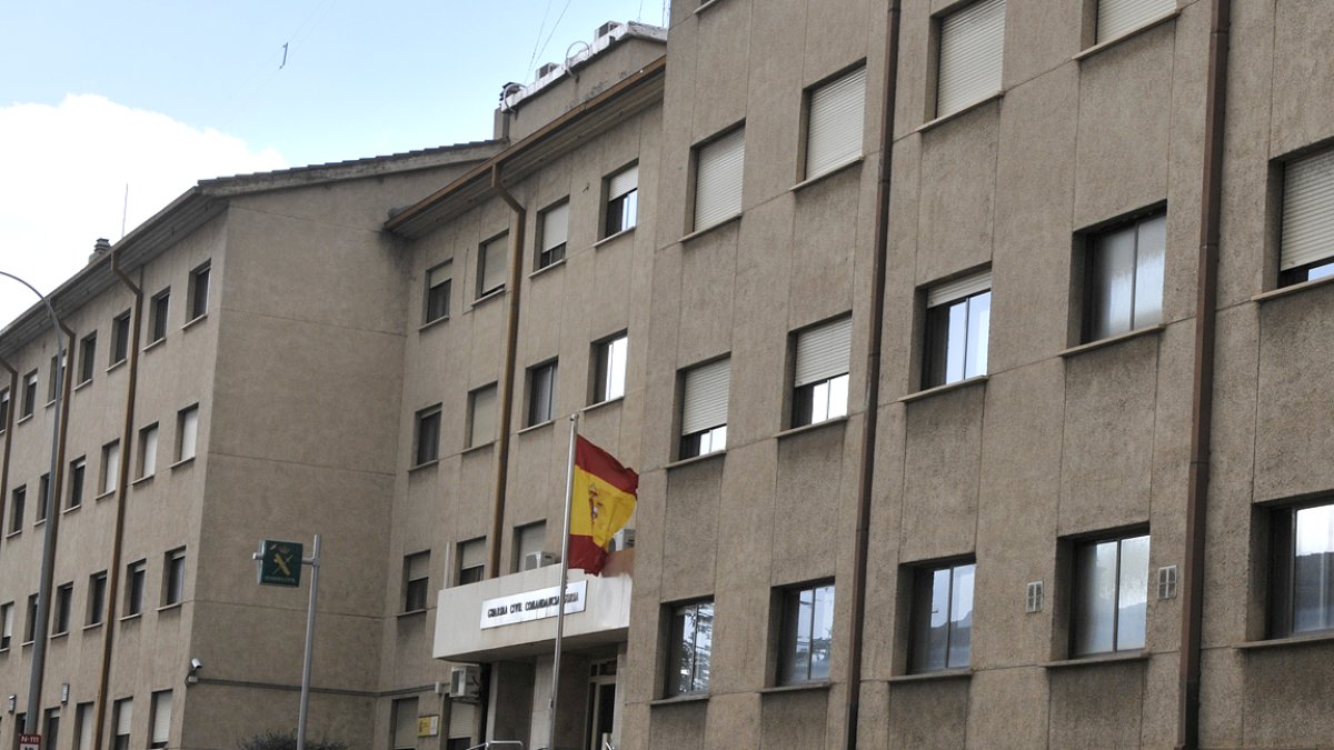 Los nueve agentes sobre una plantilla de unos 500 suponen menos del 2%. VALENTÍN GUISANDE