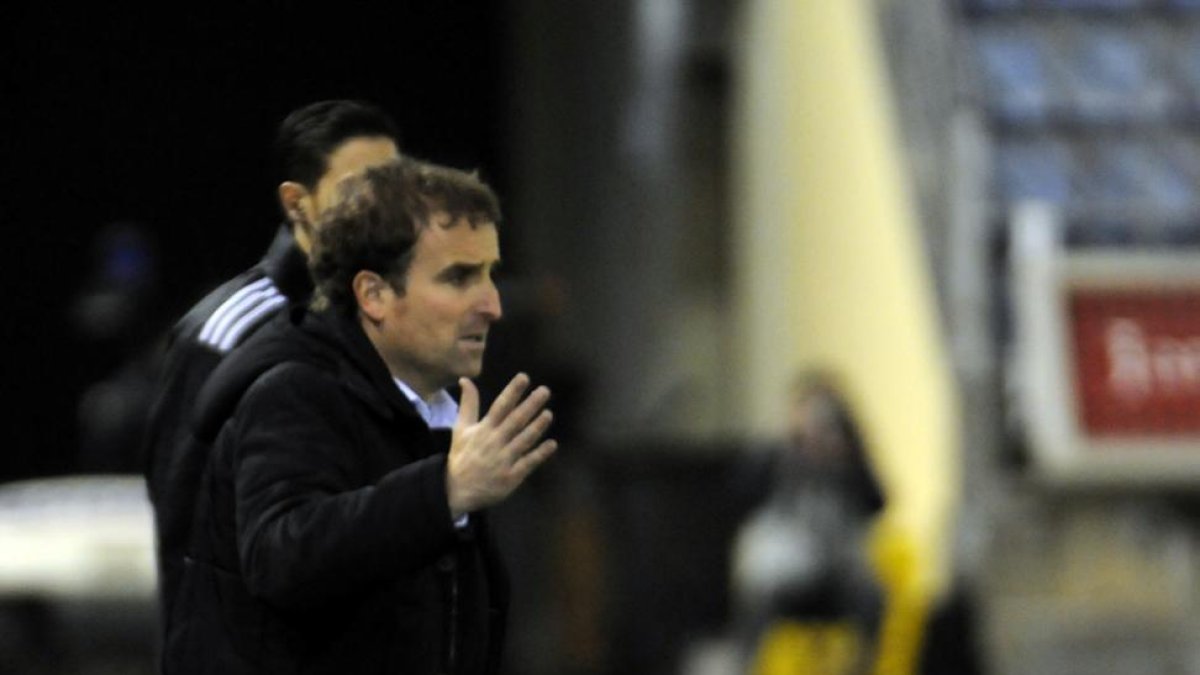 Arrasate no acaba de dar con la tecla para enderezar el rumbo del Numancia.-Diego Mayor