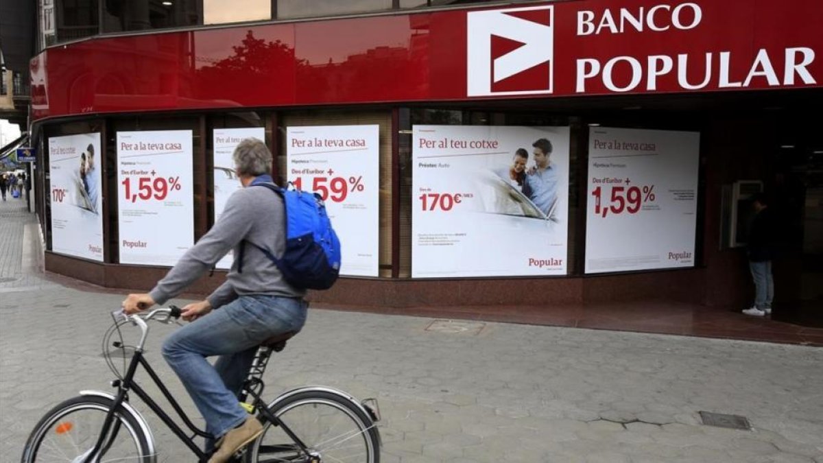 Fachada del Banco Popular en el paseo de Gràcia de Barcelona.-