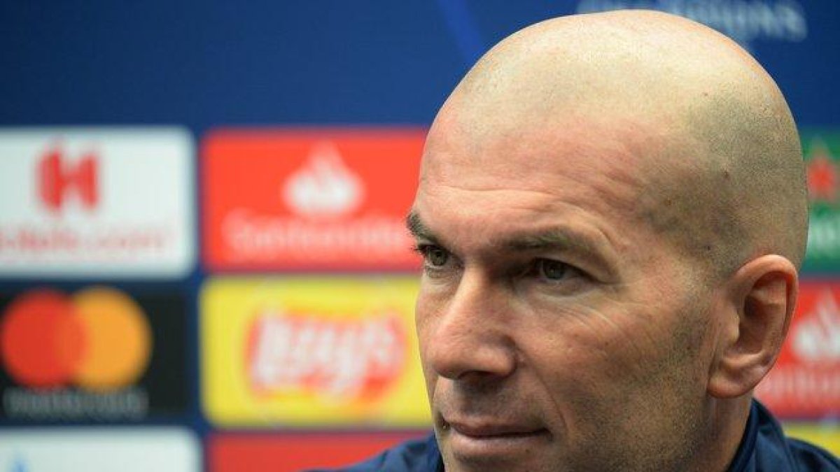 El técnico del Madrid, Zinedine Zidane, este viernes en rueda de prensa.-X07006