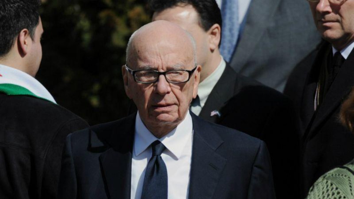 Las autoridades reguladores británicas señalaron que la compra de la totalidad de Sky por parte del grupo de Rupert Murdoch operaría posiblemente en contra del interés del público.-EL PERIÓDICO