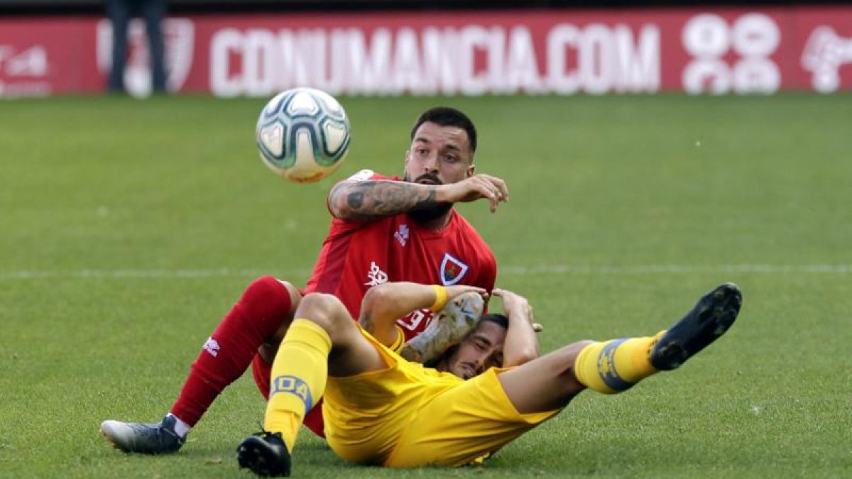El Numancia de Luis Carrión comenzaba el presente curso con una derrota por 0-1 ante el Alcorcón.-Luis Ángel Tejedor
