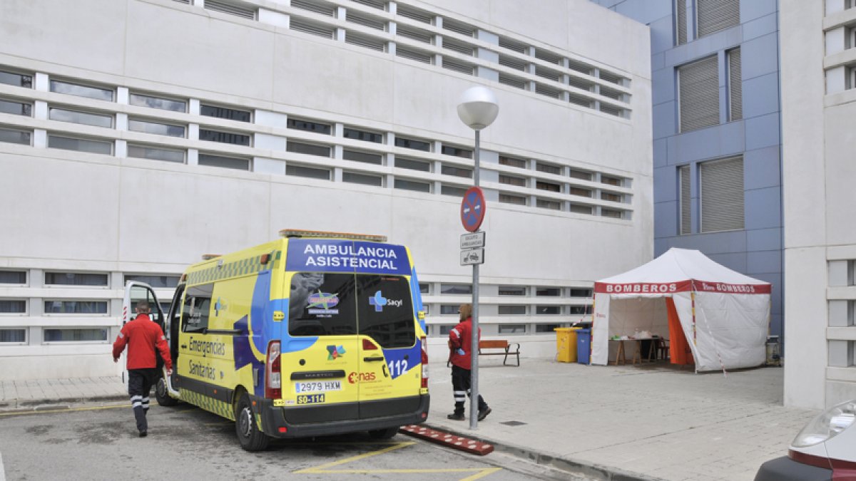 Imagen de archivo del hospital de Soria. VALENTÍN GUISANDE