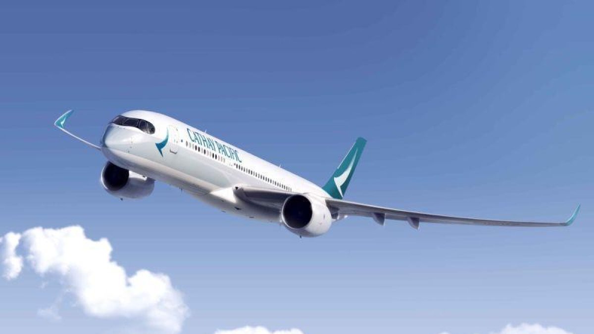 El avión A350-900 de Cathay Pacific.-EL PERIÓDICO