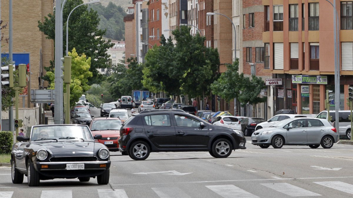 Parque automovilístico en la capital soriana.-MARIO TEJEDOR