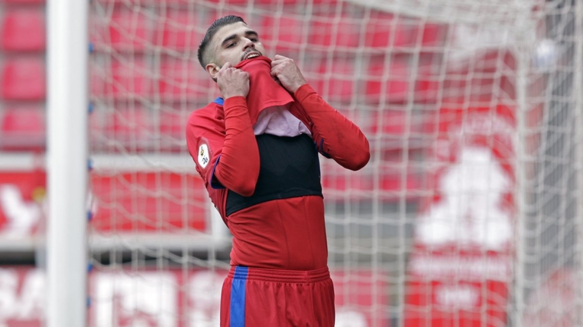 Andrés García podría ser una de las novedades en el once del Numancia. MARIO TEJEDOR