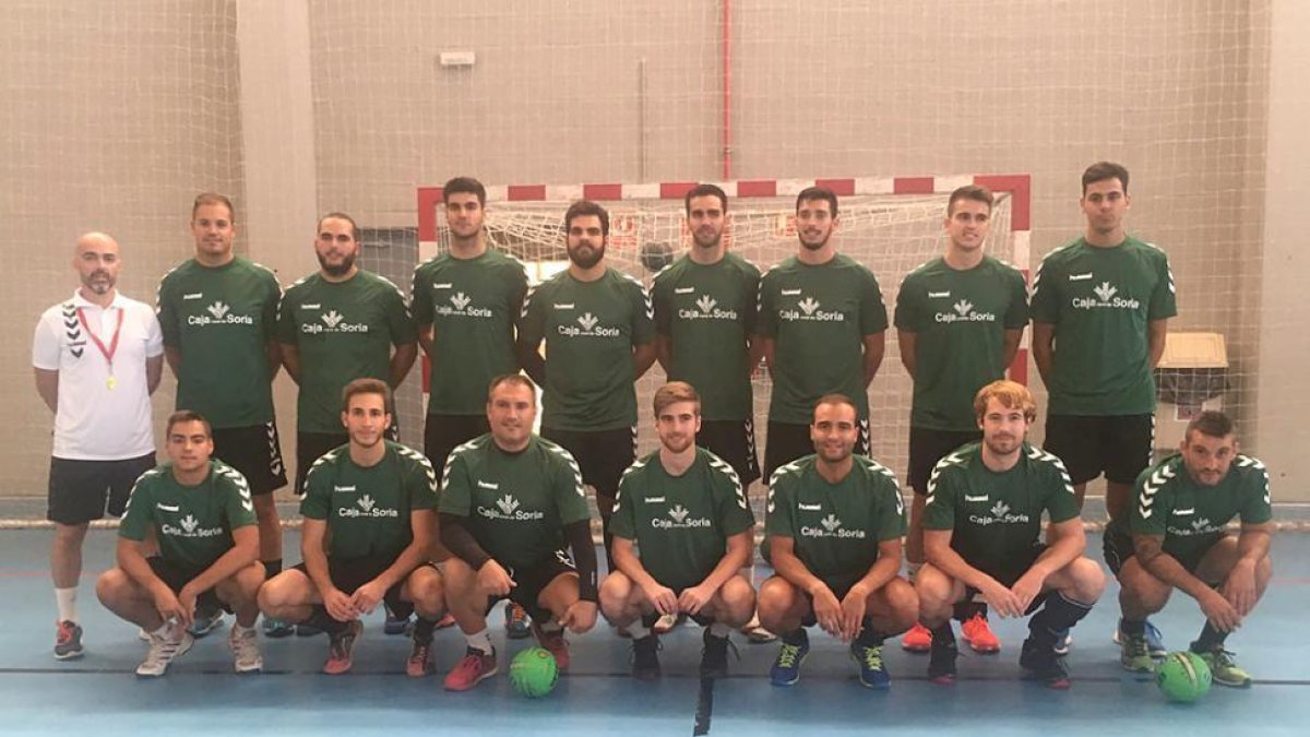 El Balonmano Soria 2017-2018 echaba a andar ayer con el inicio de la pretemporada.-D.S.