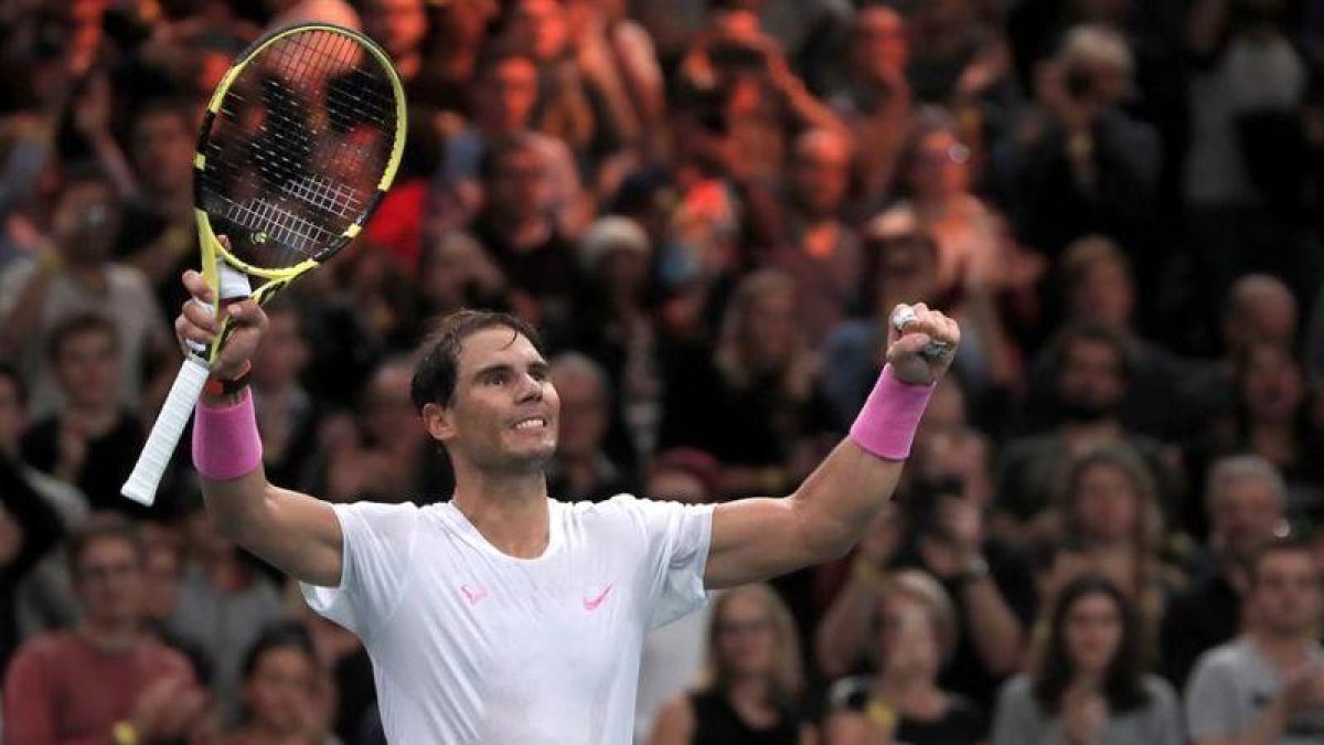 Nadal celebra su triunfo en París, este viernes.-EFE / EPA / CHRISTOPHE PETIT TESSON
