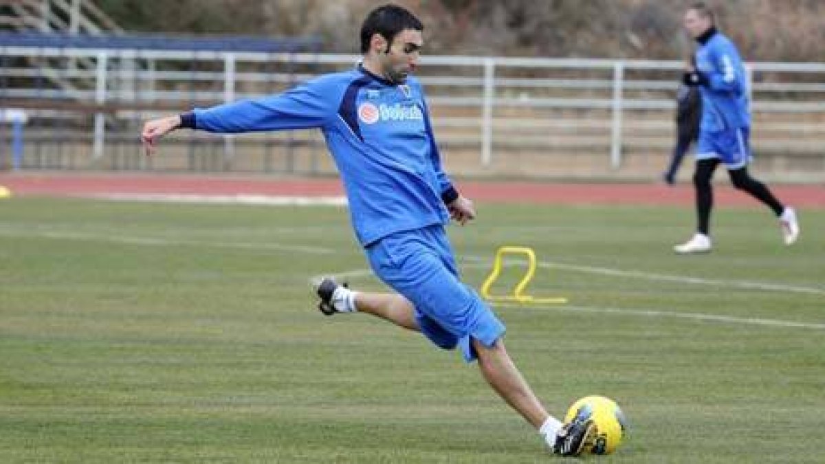 Egoitz Jaio fue el autor del tanto del empate ante Las Palmas. / VALENTÍN GUISANDE-