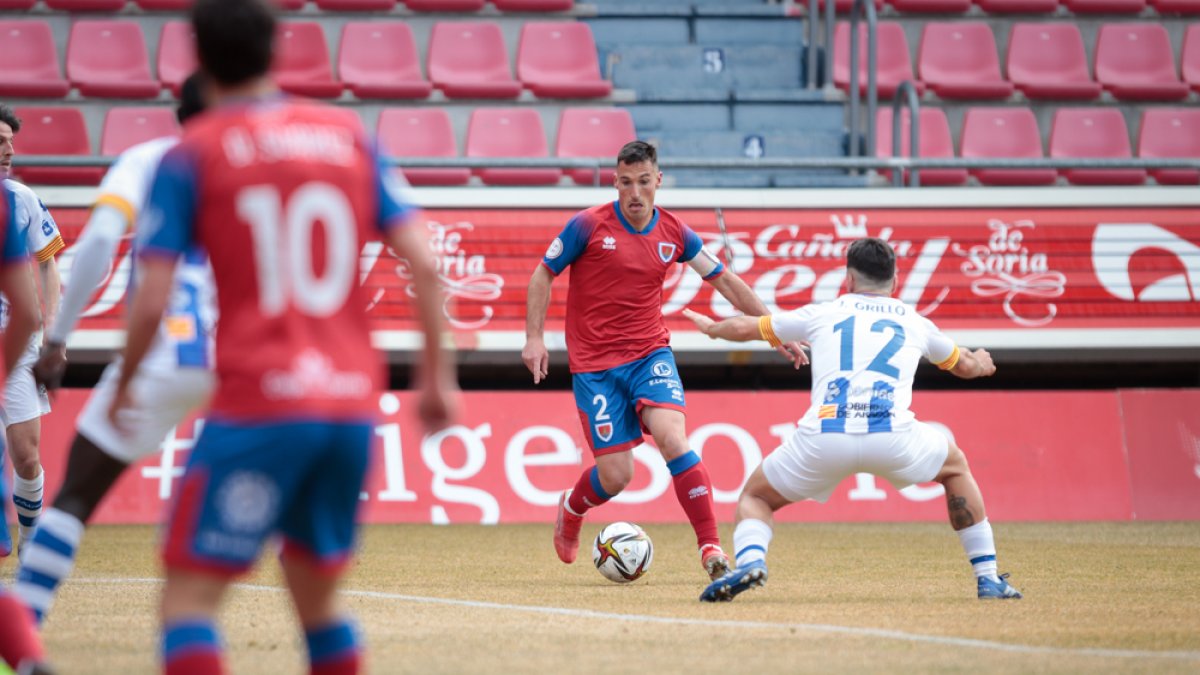 San Emeterio será baja el domingo ante el Huesca B. GONZALO MONTESEGURO