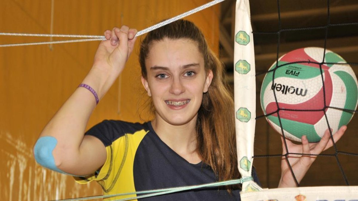 La jugadora soriana de voleibol, Alejandra Olalla.-VALENTÍN GUISANDE