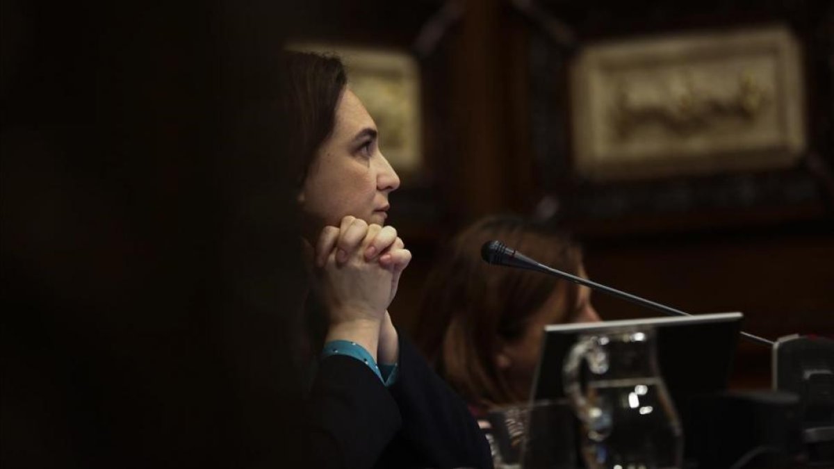 Ada Colau, durante el pleno del viernes-DANNY CAMINAL