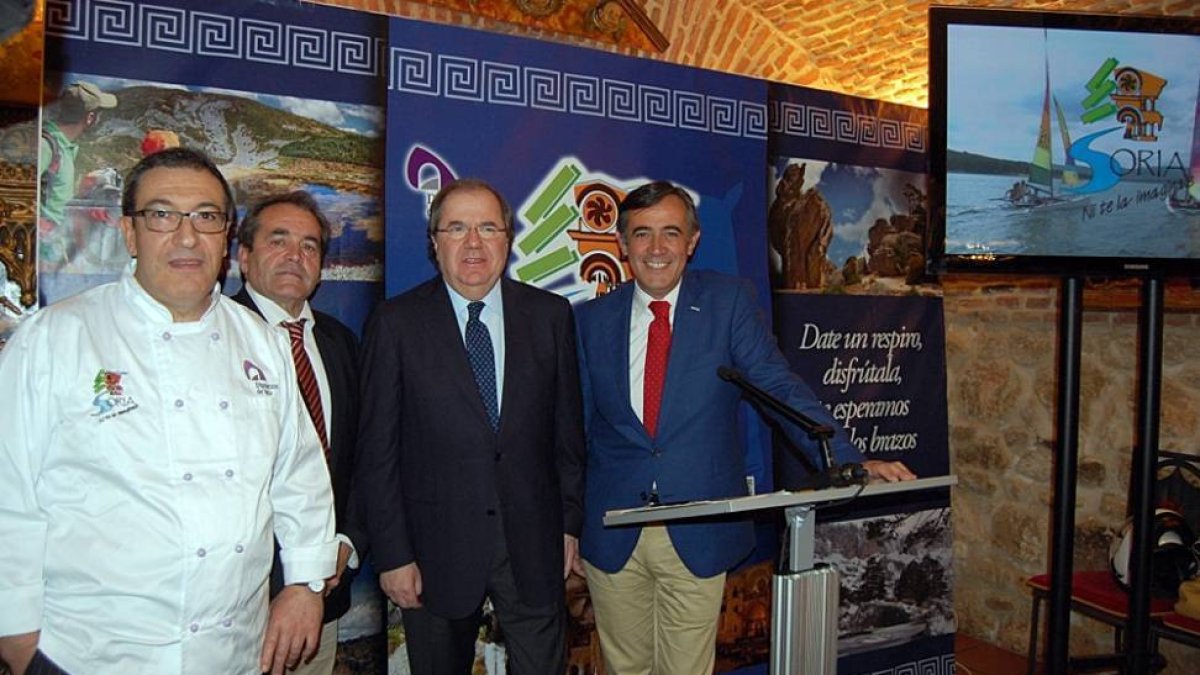 Carlos de Pablo, Martín Casado, Juan Vicente Herrera y Antonio Pardo durante la presentación turística.-DIPUTACIÓN
