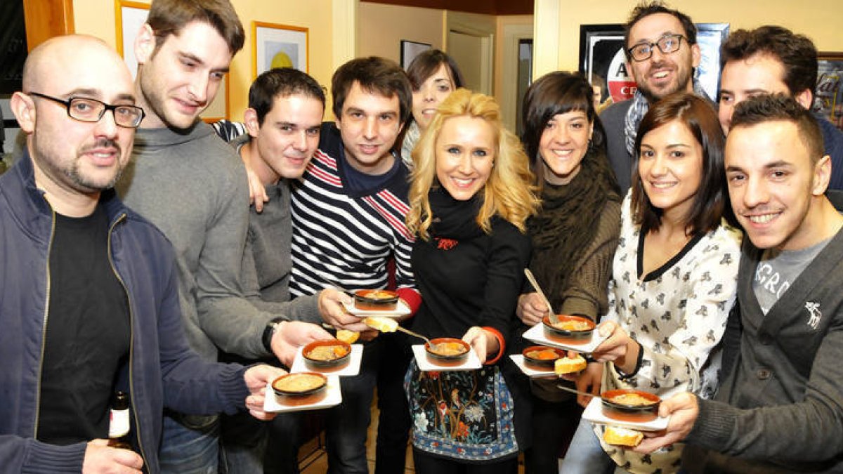 Sorianos tomando tapas. DIEGO MAYOR-