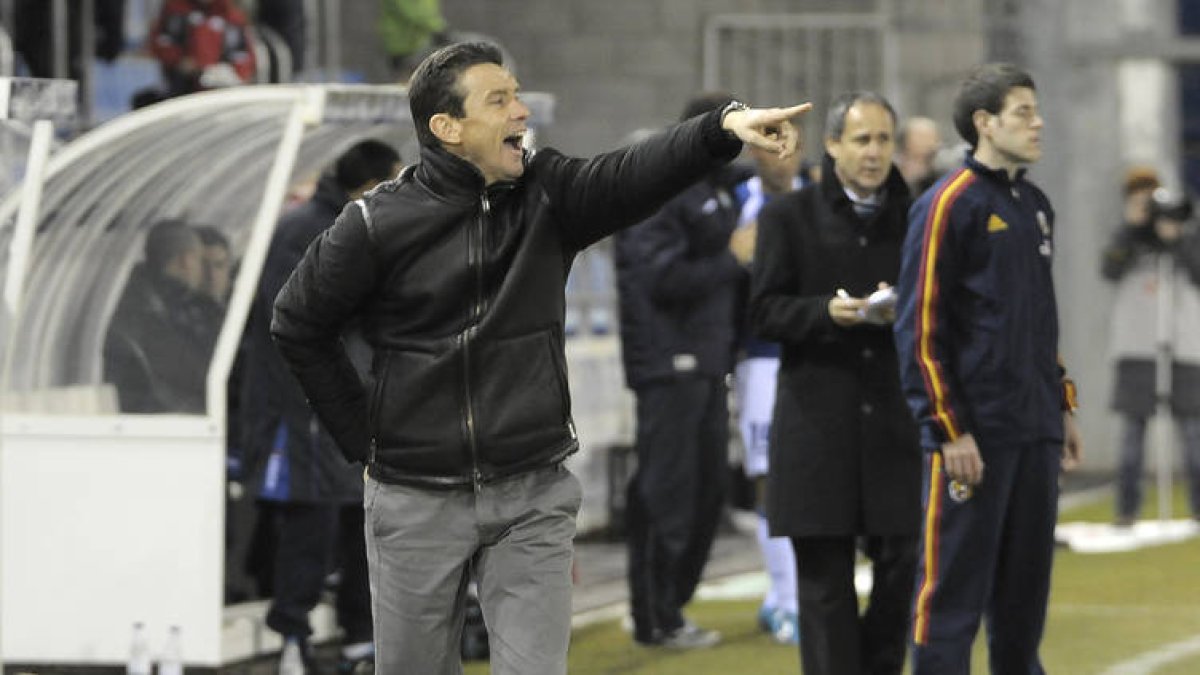 El técnico del Numancia, Juan Carlos Unzué. / ÚRSULA SIERRA-