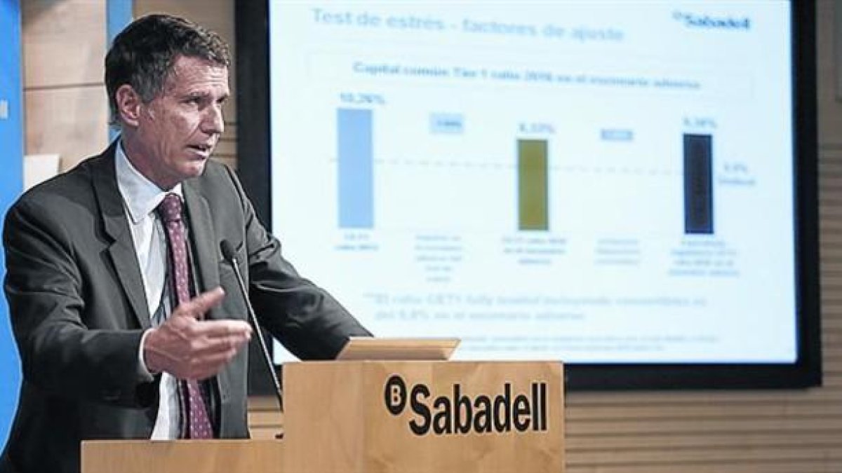 Jaume Guardiola, durante una presentación de resultados del Sabadell.-ALBERT BERTRAN