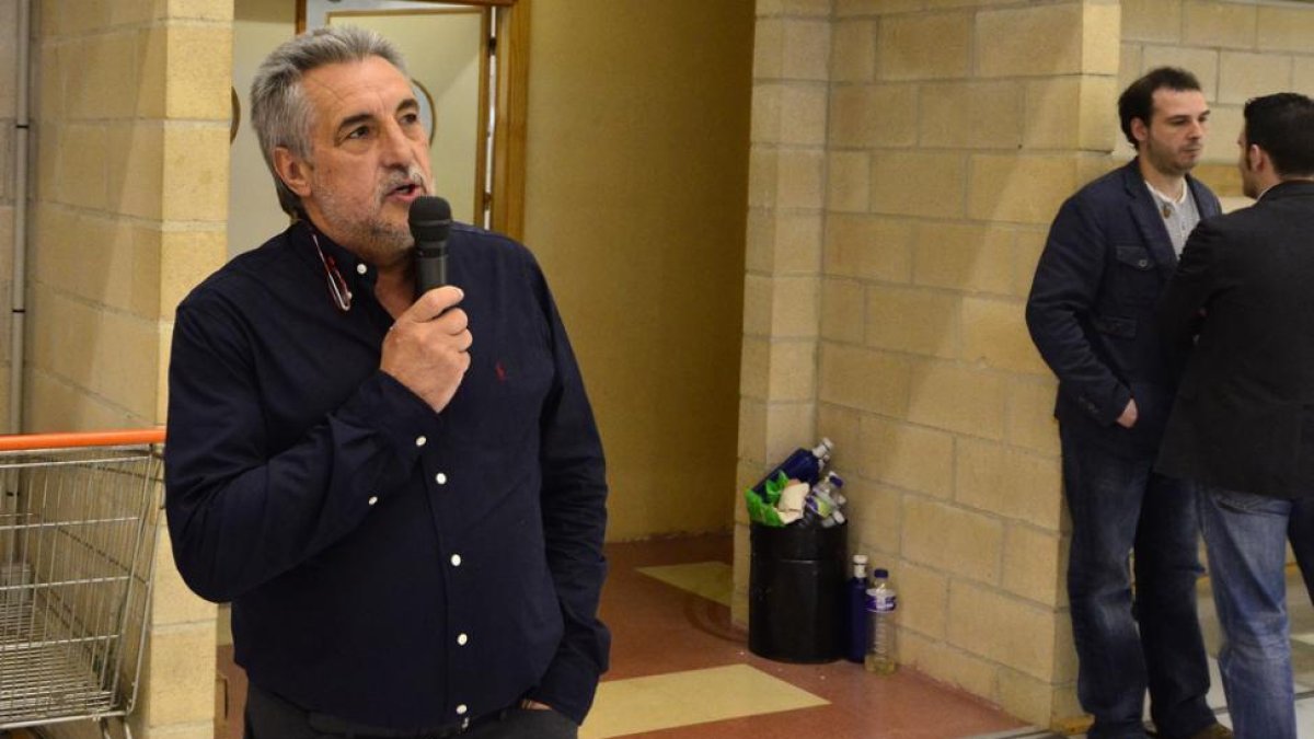 El presidente del Aranga, Carlos Heras, achaca a la juventud la temporada irregular de su equipo.-Álvaro Martínez