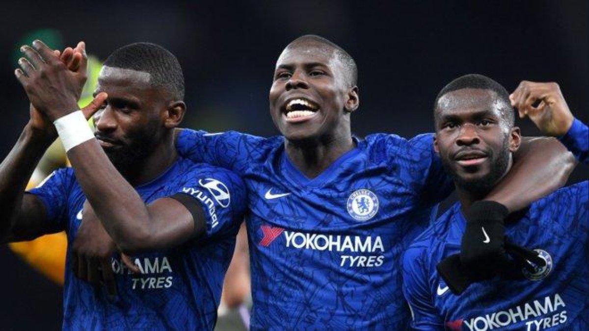 Antonio Rüdiger, a la izquierda de la foto, celebra la victoria del Chelsea.-TWITTER