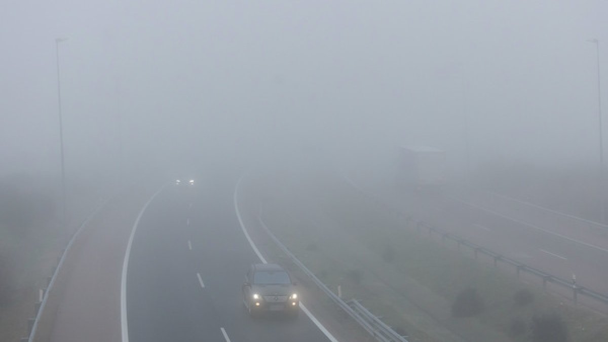 Niebla en la mañana de este miércoles en Castilla y León, un fenómeno que se puede extender al centro de Soria jueves y viernes. VICENTE - ICAL