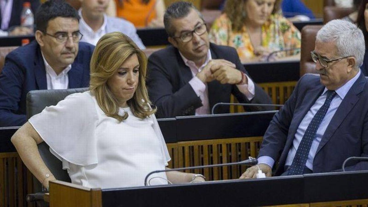 Susana Díaz, durante la tercera votación sobre la investidura en el Parlamento andaluz.-Foto: EFE / JULIO MUÑOZ