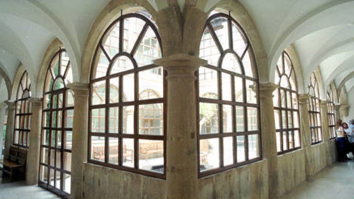 Interior del Convento de la Merced, propiedad de la Diputación. HDS