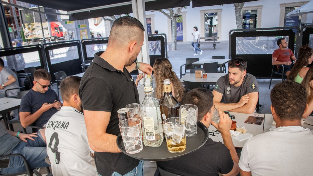 El servicio de mesa es una de las contrataciones más comunes. GONZALO MONTESEGURO