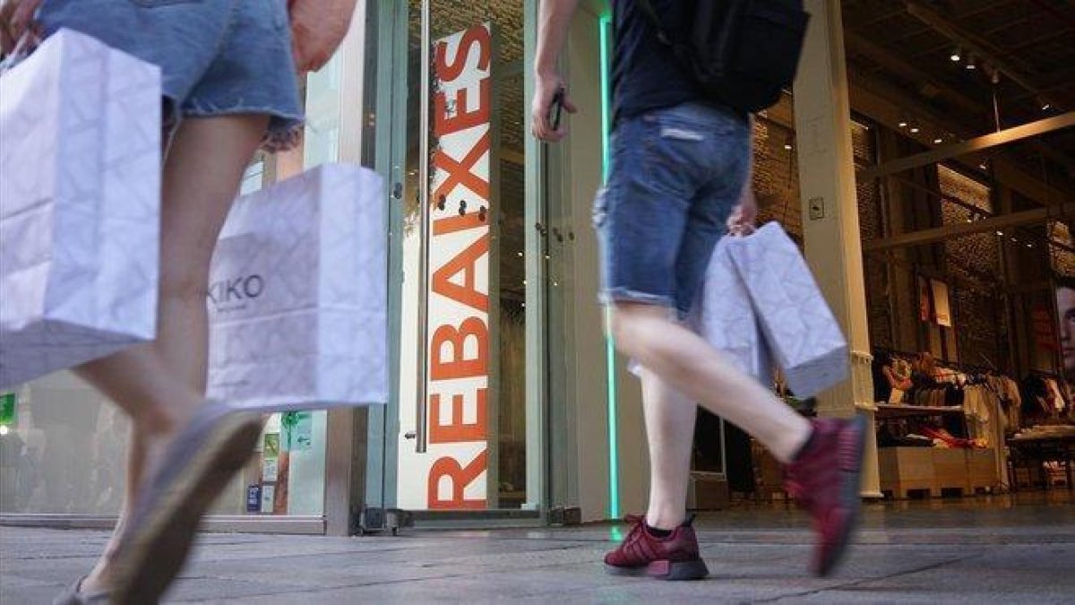 Rebajas de verano.-SERGI CONESA