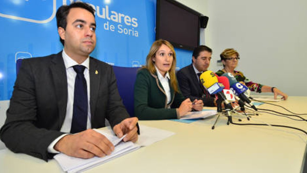 Rocío Lucas, ayer, en rueda de prensa-