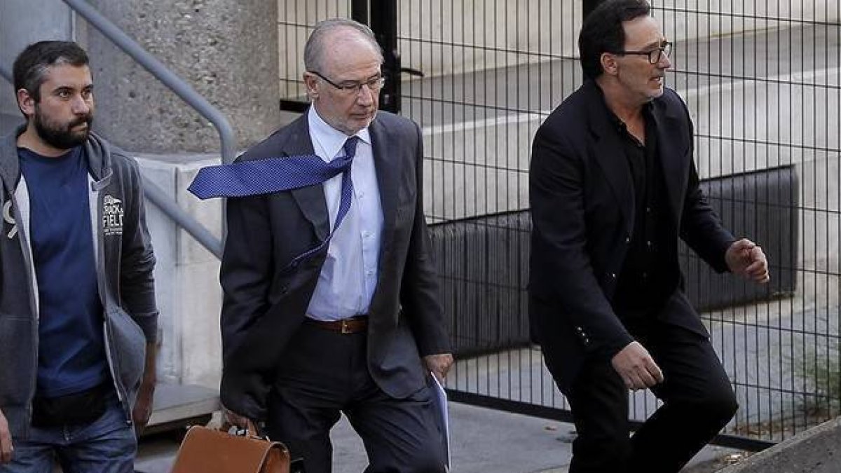 Rodrigo Rato sale de los juzgados de Plaza de Castilla, después de declarar ante el juez.-JOSÉ LUIS ROCA