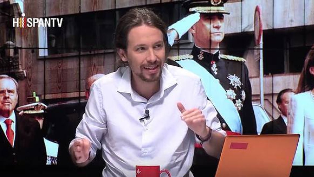 Pablo Iglesias, durante la tertulia sobre la monarquía, en el programa 'Fort Apache', que emite en España la cadena pública iraní Hispan TV.-