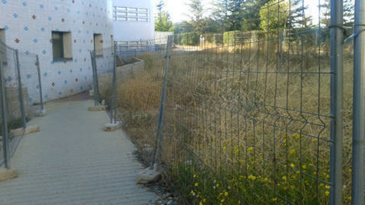 Aspecto exterior del hospital de Santa Bárbara, en la parte trasera que da acceso a las Consultas Externas. / PSOE DE SORIA-