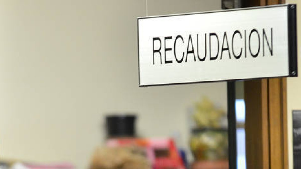 Recaudación en el Ayuntamiento de Soria. ÁLVARO MARTÍNEZ-