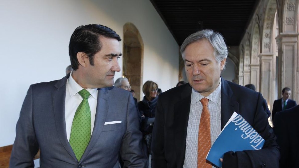 El consejero de Fomento y Medio Ambiente, Juan Carlos Suárez-Quiñones, asiste a la jornada 'Sociedad digital'-Ical