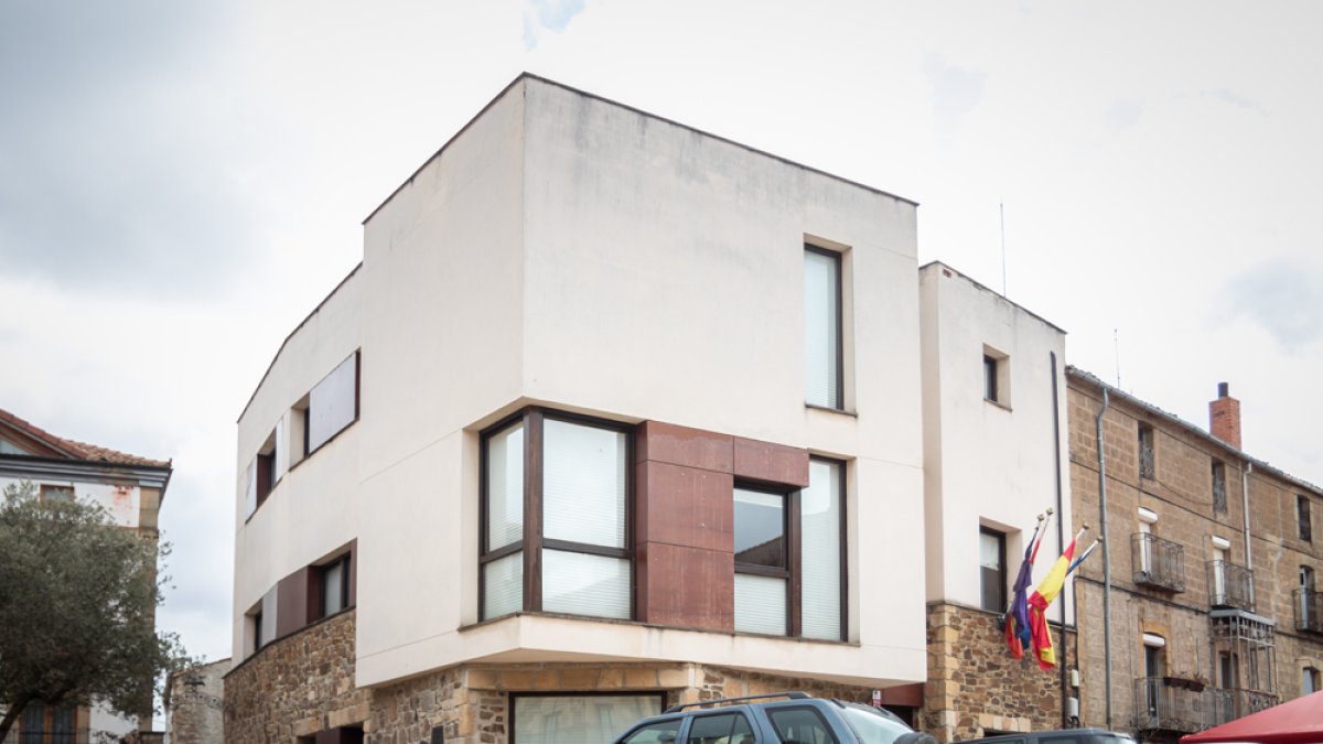 Ayuntamiento de Almarza.-HDS