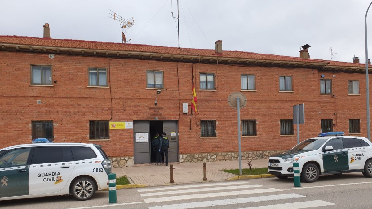 Instalaciones viejas del cuartel de San Esteban, cuyas dependencias se han trasladado a Cruz Roja por obras.-HDS